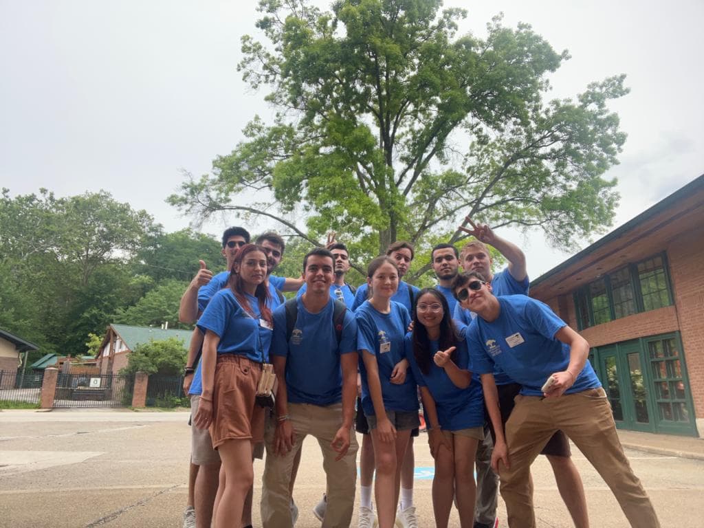 Participantes de Discover Exchanges compartiendo una experiencia internacional